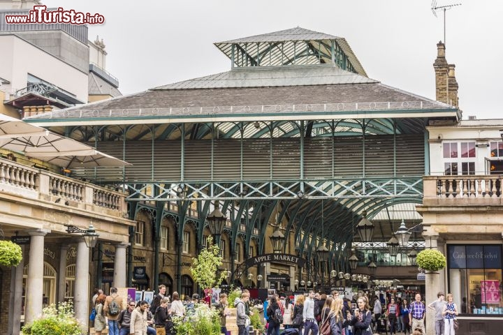 Immagine L'ex mercato ortofrutticolo di Covent Garden è oggi una pittoresca piazza di Londra - © Kiev.Victor / Shutterstock.com