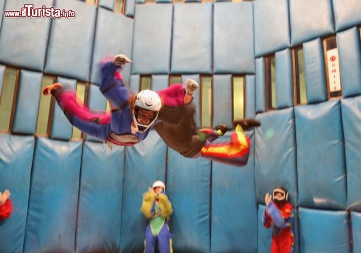 Indoor skydiving experience - Come sentirsi paracadustii, rimanendo a terra! © DONNAVVENTURA® 2013 - Tutti i diritti riservati - All rights reserved