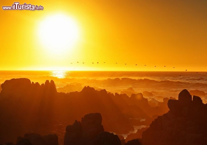 Il tramonto sull'Oceano Pacifico nel Big Sur della California - Ci troviamo nei pressi di Carmel by the sea - © DONNAVVENTURA® 2013 - Tutti i diritti riservati - All rights reserved