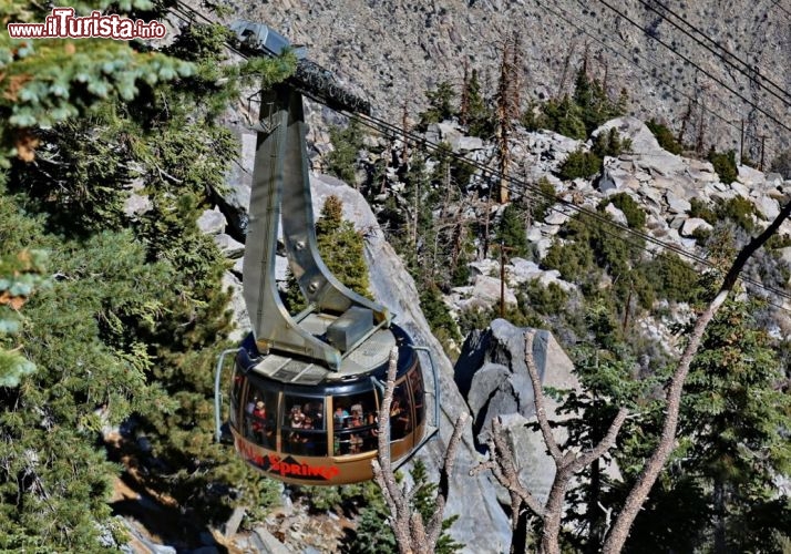 La funivia rotante che conduce sul monte santo giacinto - la grande montagna si trova vicino a Palm Springs - © DONNAVVENTURA® 2013 - Tutti i diritti riservati - All rights reserved
