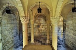 La piccola Cripta della Pieve di Trebbio a Guiglia ...
