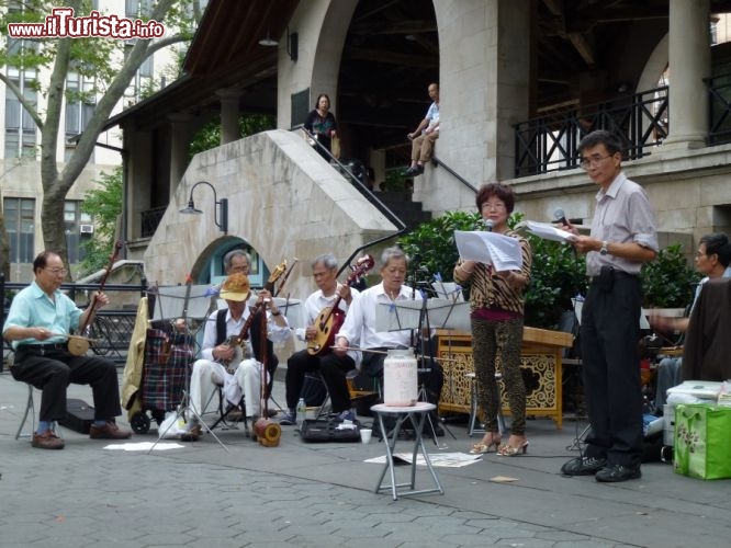 Immagine Concerto cinese a Columbus Park a Chinatown, New York City