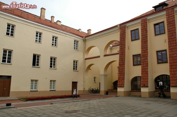 Immagine L'ingresso dell'Università di Vilnius