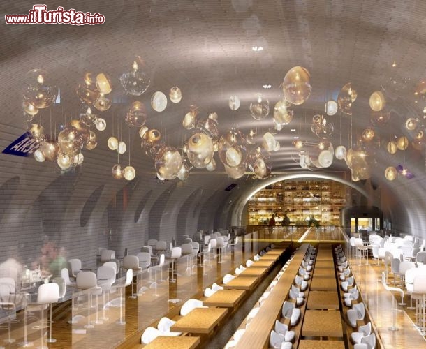 Ristorante nella stazione metro di Parigi - una idea di recupero è la costruzione di un ristorante sotterraneo. Al progetto delle "Stazioni Fantasma" hanno lavorato due architetti francesi, Manal Rachdi and Nicolas Laisné.