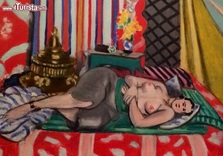 Un affascinante nudo di Matisse, molto intensa la resa cromatica di questa composizione, in mostra al  Palazzo dei Diamanti di Ferrara