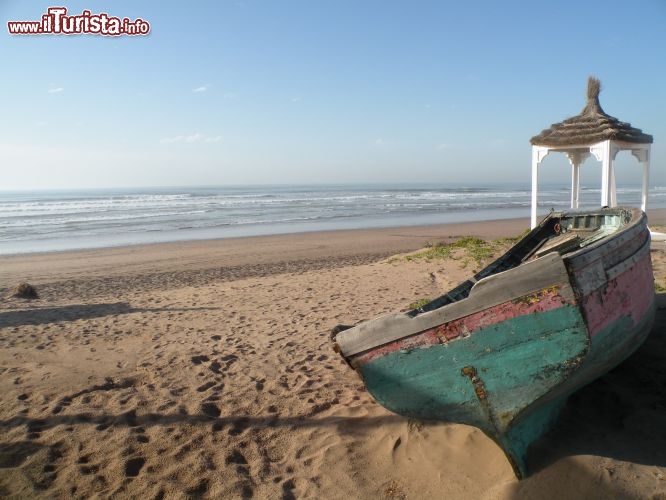 La deserta spiaggia del Mazagan - L'hotel fornisce un arenile attrezzato con gazebo e sdraio, ma volendo ci si può distendere sui km di spiaggia selvaggia di questo tratto di costa atlantica