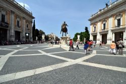 Il pavimento stellato di Piazza del Campidoglio ...
