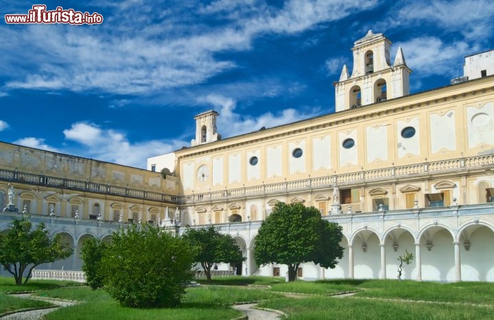 Immagine Il Chiostro Grande nella Certosa di San Martino a Napoli - © Rosario Manzo / Shutterstock.com