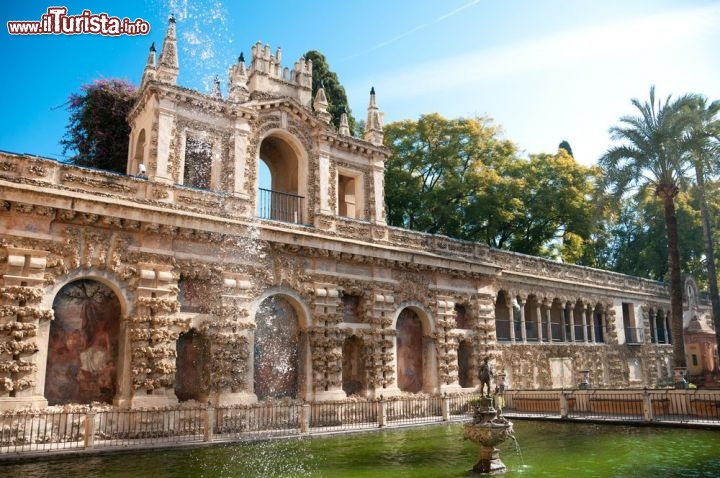 Immagine Fontane zampillanti nei giardini dell'Alcazar de Sevilla - © Alexander Demyanenko / Shutterstock.com