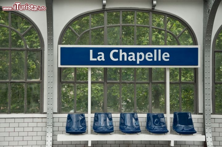 Immagine La stazione de La Chapelle, si trova lungo la linea 2  della Metropolitana  di Parigi - © NeydtStock / Shutterstock.com