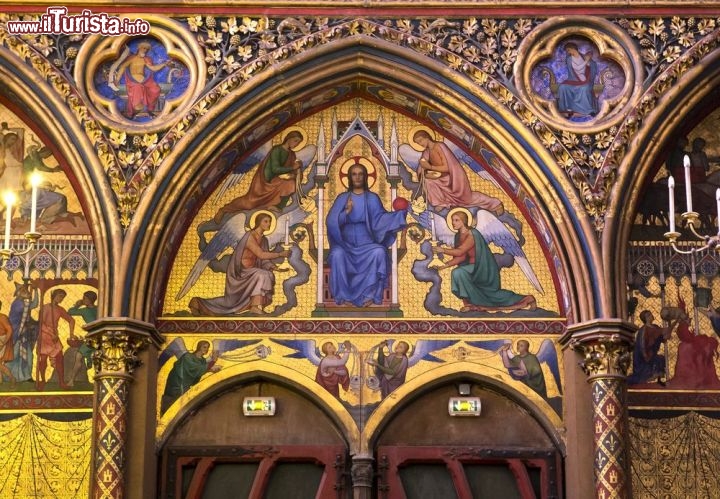 Immagine Decorazioni alle pareti della Sainte Chapelle photogolfer / Shutterstock.com