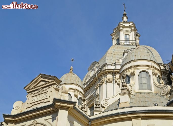 Immagine Dettagli esterni della Basilica barocca della Consolata, che si trova nel centro storico di Torino - © skyfish / Shutterstock.com