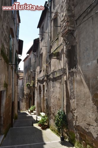 Immagine Via del centro storico di Pitigliano in Maremma, Toscana.