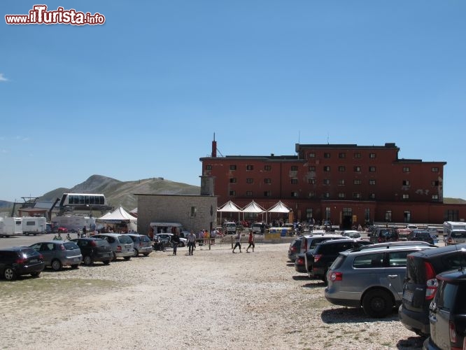 Immagine L'Hotel Campo Imperatore a 2130 metri di altitudine