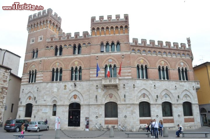 Immagine Il Palazzo Aldobrandeschi a Grosseto, nella maremma del sud della Toscana