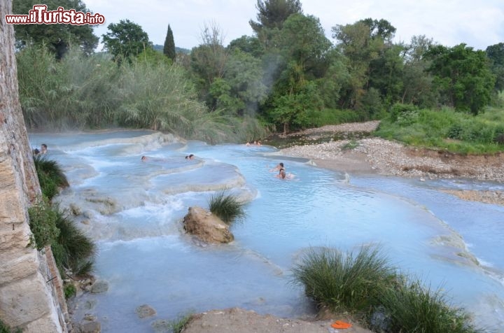 Immagine Le cascate del Gorello a Saturnia  in Toscana con le acque calde ideali per un bagno anche durante la stagione fredda