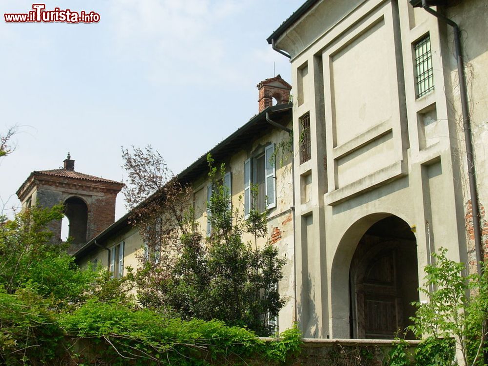 Immagine L'esterno del Castello di Carpiano in Lombardia - © Gabriele Bellotti - CC BY 2.0, Wikipedia