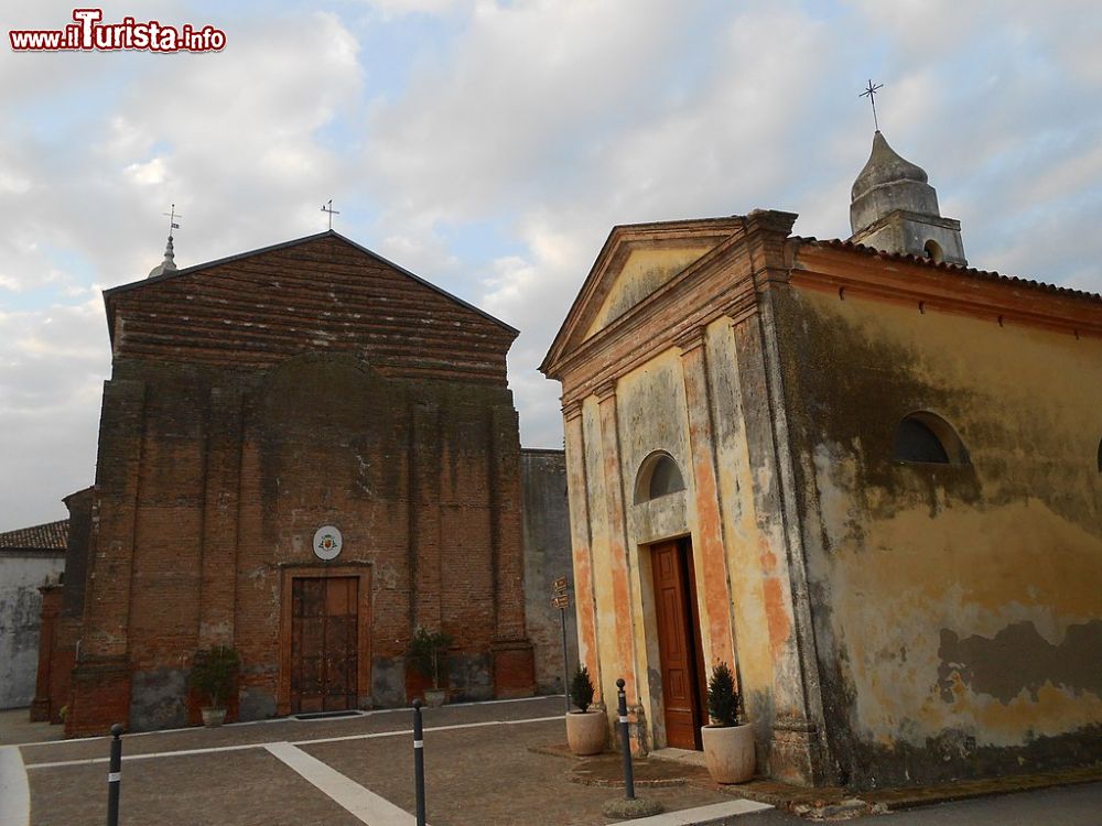 Immagine La Chiesa di San Sebastiano Martire e l'Oratorio della B.V. del Carmine a Crocetta di Badia Polesine - © Pivari.com, CC BY-SA 4.0, Wikipedia