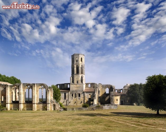 Immagine Abbazia de la Sauve-Majeure vicino a Bordeaux lungo il Cammino di Compostela - © Pecold / Shutterstock.com