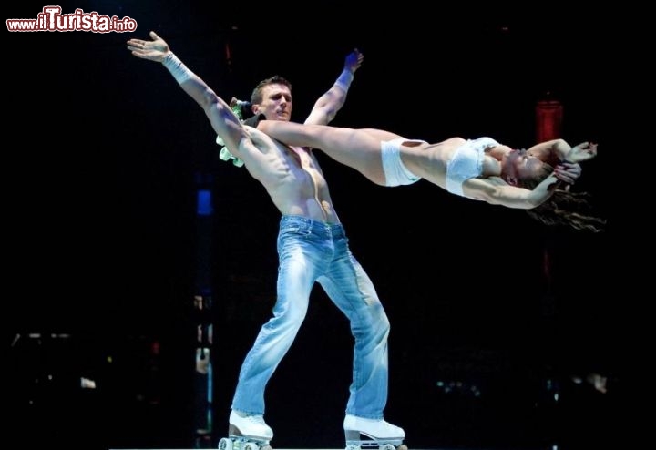 Immagine Absinthe il famoso show acrobatico di Las Vegas - © www.absinthevegas.com