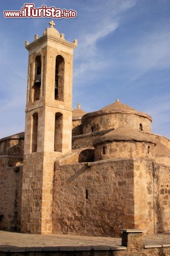 Immagine la chiesa di Agia Paraskevi a Skiathos (Grecia). isole Sporadi settentrionali - © John Copland / Shutterstock.com