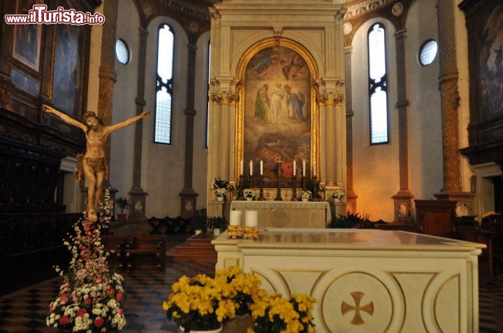 Immagine Altare ed abside del Duomo di Montagnana: al centro la Trasfigurazione di Paolo Veronese