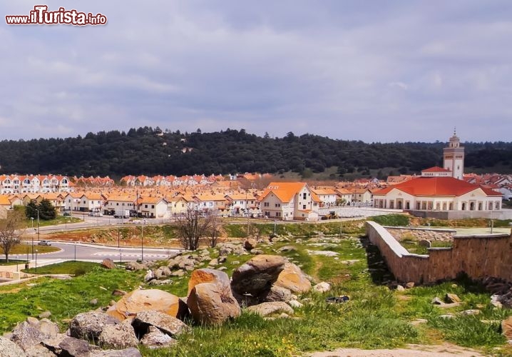 Immagine Alto Atlante, la città di Ifrane in Marocco è considerata quella con il clima più freddo di tutta l'Africa - © Karol Kozlowski / Shutterstock.com