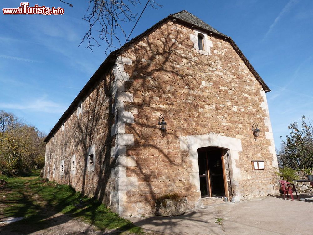 Immagine Una vecchia stalla nel villaggio di Bozouls - © Mairie-bozouls -  CC BY-SA 4.0, Wikipedia