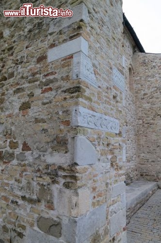 Immagine Aquileia il muro esterno della Basilica di Santa Maria Assunta