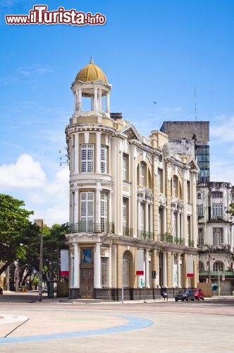 Immagine Architettettura coloniale tipica a  Recife, Brasile - © Vitoriano Junior / Shutterstock.com