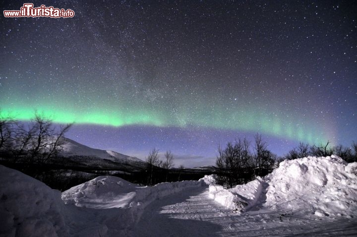 Immagine Aurora Boreale fotografata tra l'Abisko Station e Kiruna in Svezia