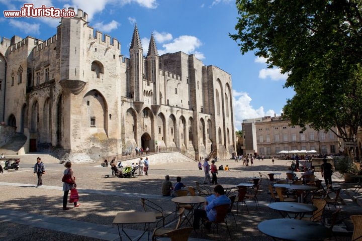 Immagine Avignone il Palazzo dei Papi, il grande edificio gotico del sud della Francia, in Provenza - Avignon Tourisme, Copyrights Yann de Fareins / Noir d’Ivoire