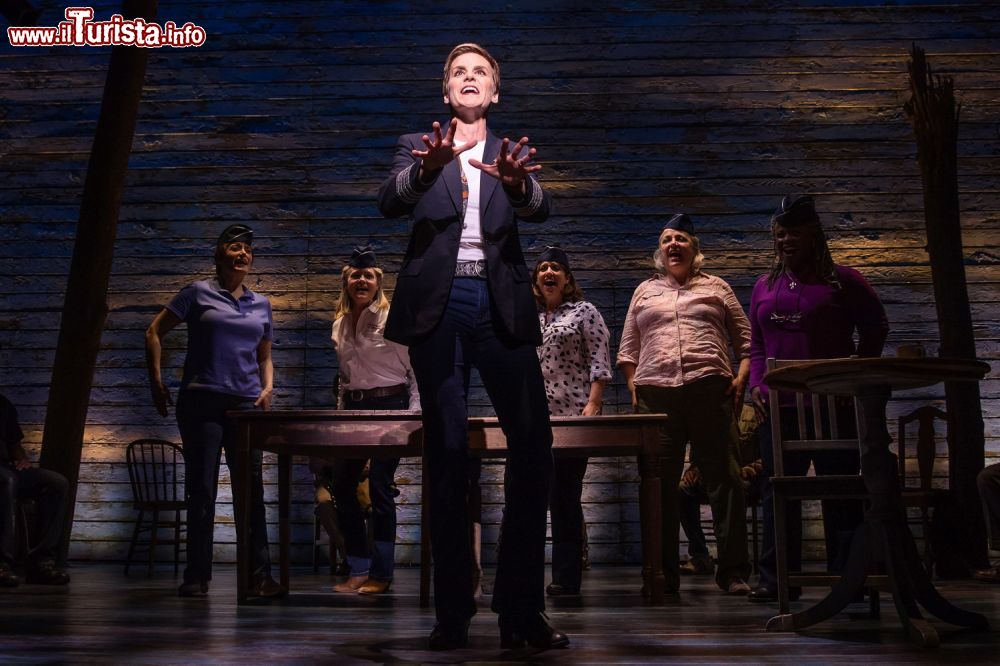 Immagine Sul palco del musical Come From Away a New York, Stati Uniti d'America - © Matthew Murphy