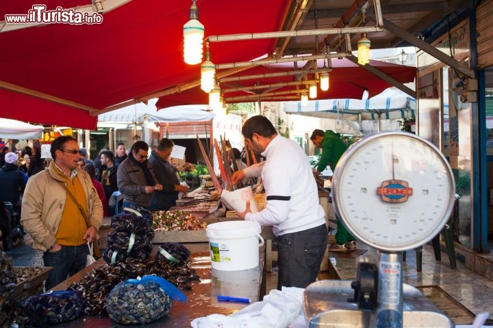 Immagine Ballarò il mercato piu antico di Palermo - © bepsy / Shutterstock.com