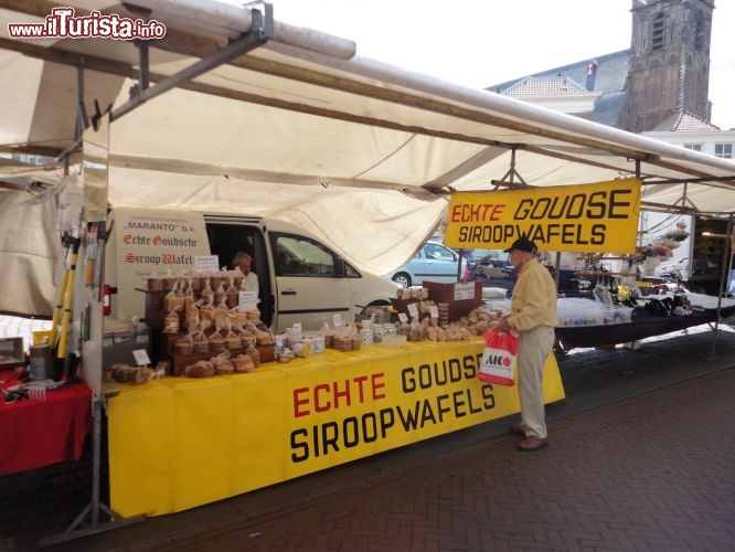 Immagine Bancarella dei fantastici Siroopwafels nel Markt centrale