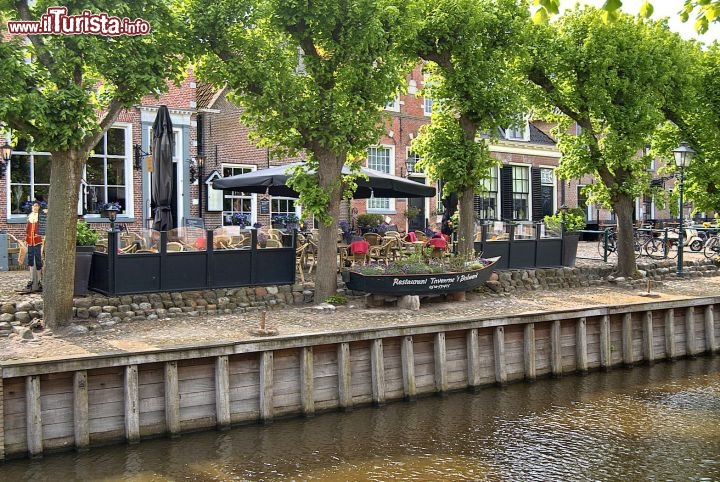 Immagine Bar sul lungofiume a Sloten nei  Paesi bassi