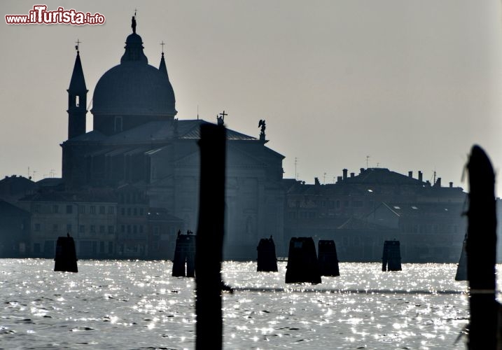 Immagine Basilica Santa Maria della Salute Venezia, poco prima del tramonto