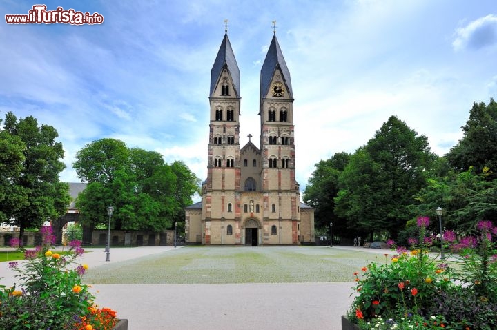 Immagine La stroica Basilica di San Castore (Kastorkirche), siamo a Coblenza in Germania. Fu elevata al rango di basilica Minore dal Papa Giovanni Paolo II - © clearlens / Shutterstock.com