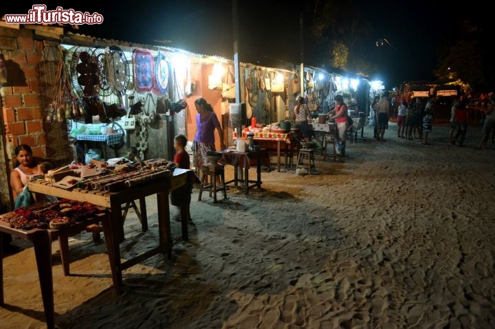 Immagine Brasile il mercatino serale di Barreirinhas