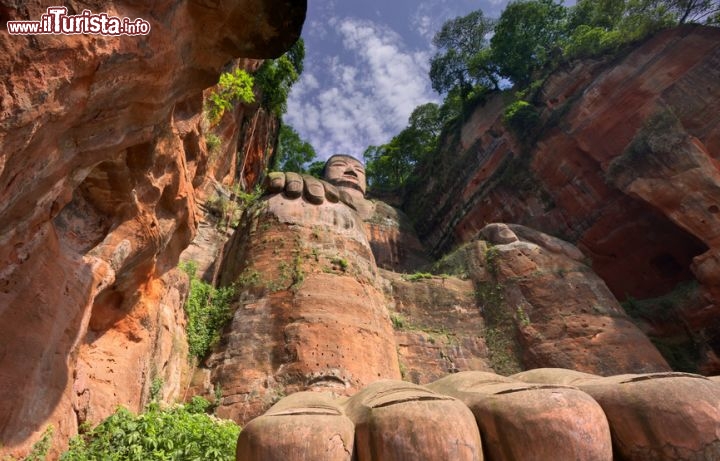 Immagine Buddha più grande del mondo in Cina ,a Leshan. E' alto ben 71 metri.