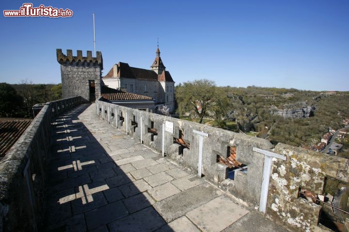 Immagine Camminamento sulla cinta muraria di Rocamadour, Francia - © paul prescott / Shutterstock.com