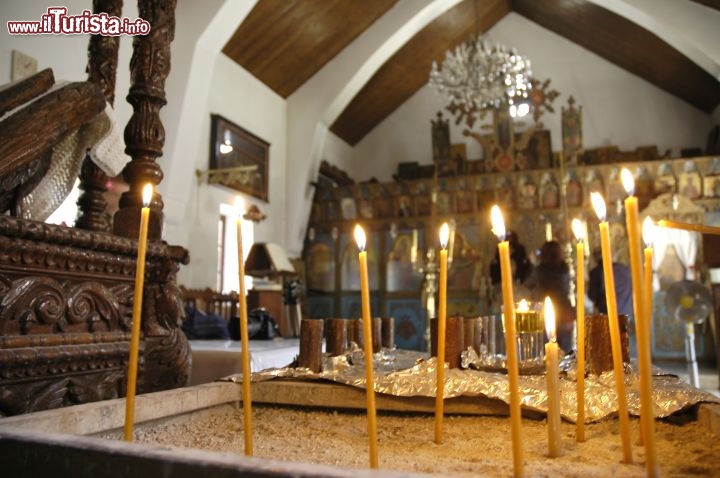 Immagine Candele votive ortodosse a Kakopetria, Cipro