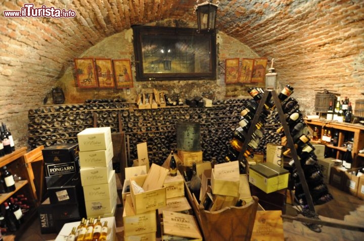 Immagine Cantina all'interno del Castello di Bevilacqua