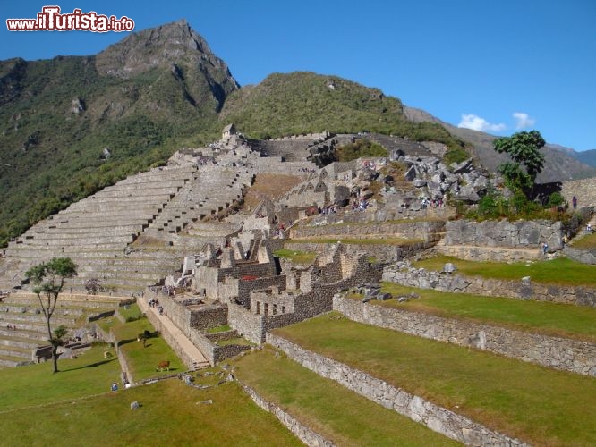 Immagine Capitale degli Inca, Machu Picchu, Perù - Verso il 1440 la gola di Picchu fu conquistata da Pachacutec, primo imperatore inca, in occasione della sua campagna a Vilcabamba. Città di origine inca, Machu Picchu sorge nella valle di Urubamba dove scorre il fiume sacro Wilkamay - © PRILL / Shutterstock.com