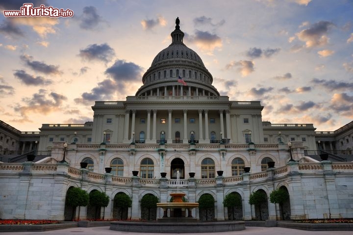 Immagine Capitol Hill ospita il celebre Campidoglio: siamo a Washington DC, la capitale degli Stati Uniti d'America (USA)  - © Songquan Deng / Shutterstock.com