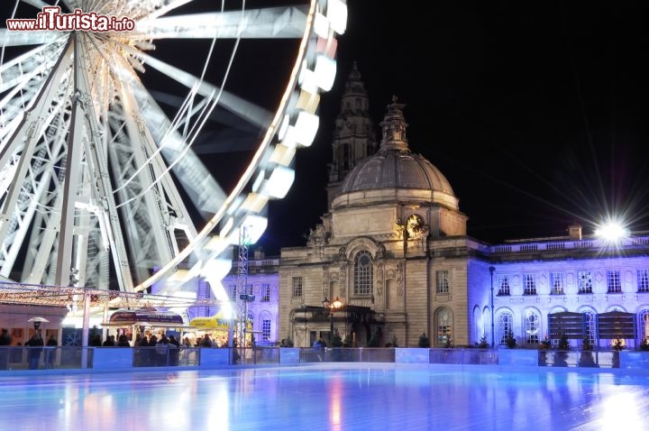 Immagine Cardiff in Inverno, pattinaggio su ghiaccio nella cosiddetta Winterwonderland del Galles - © Swellphotography / Shutterstock.com