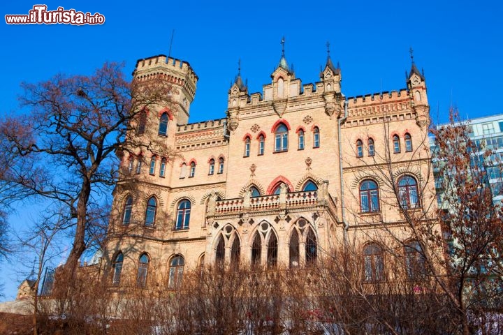 Immagine La casa del Medico Hilary Raduszkiewicz a Vilnius Lituania.Venne costruita nel 1894 - © Birute Vijeikiene / Shutterstock.com