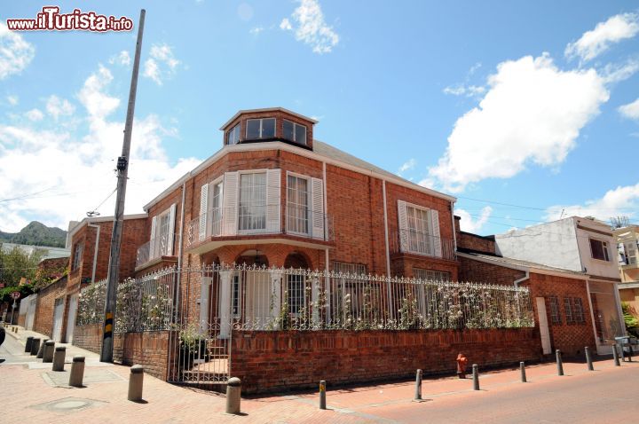 Immagine Casa tipica nel quartiere di Usaquen a Bogotà, Colombia - Palazzi moderni, centri commerciali ma anche abitazioni in stile coloniale a Usaquen, una delle zone più chic della capitale colombiana © Sonja Vietto Ramus