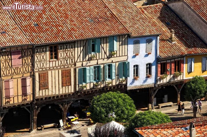 Immagine Case a graticcio nel centro di Mirepoix, il villaggio storico nel Dipartimento dell'Ariege in Francia - © D. Viet / CRT Midi Pyrenees