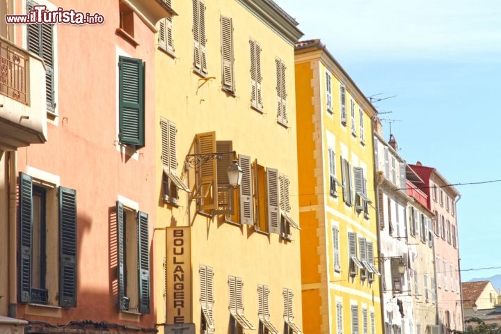 Immagine Case nel  centro storico di Ajaccio - © Ana del Castillo / shutterstock.com